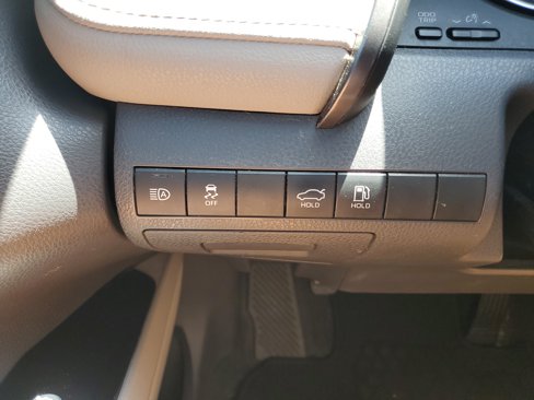 Used 2019 Toyota Camry SE image 17