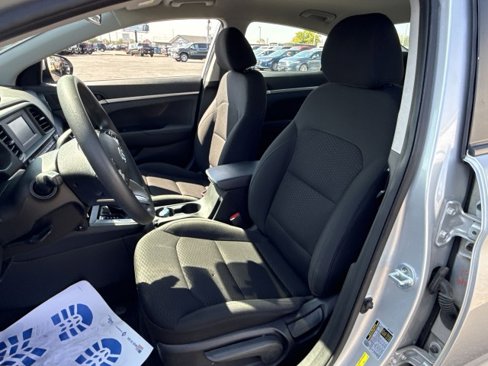 Used 2019 Hyundai Elantra SE w/ Cargo Package image 13