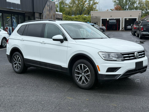 Used 2019 Volkswagen Tiguan SE w/ Panoramic Sunroof Package image 3