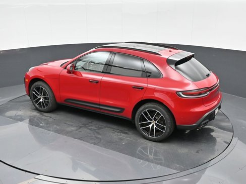 Used 2025 Porsche Macan image 27