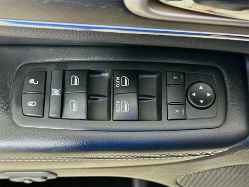 Used 2015 Jeep Grand Cherokee Limited w/ Trailer Tow Group IV image 18
