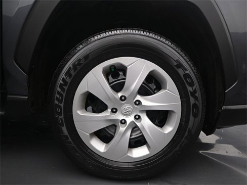 Used 2023 Toyota RAV4 LE image 17