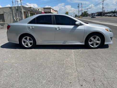 Used 2012 Toyota Camry SE image 4