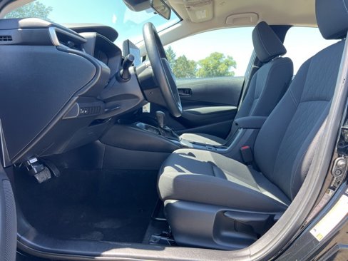 Used 2023 Toyota Corolla LE image 6