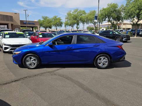 Used 2025 Hyundai Elantra SE image 8