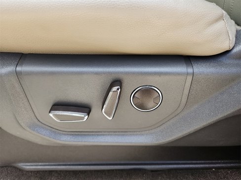 Used 2021 Ford Expedition Limited image 19