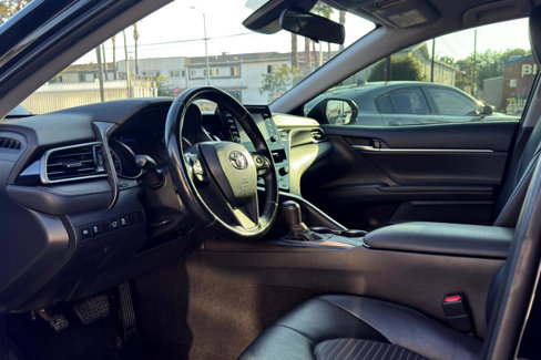 Used 2021 Toyota Camry SE image 9