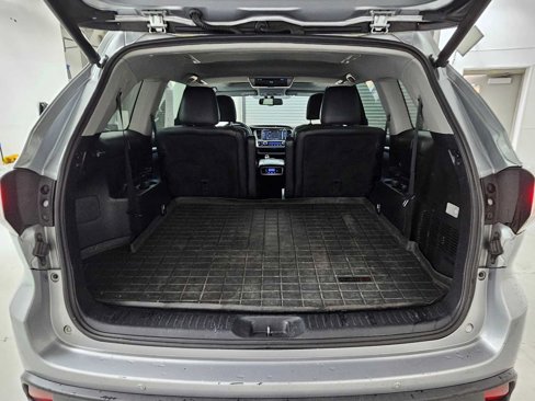 Used 2016 Toyota Highlander Limited image 27