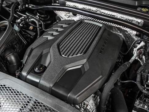 Certified 2024 Porsche Macan image 12