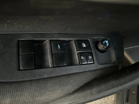 Used 2021 Toyota Corolla LE image 16
