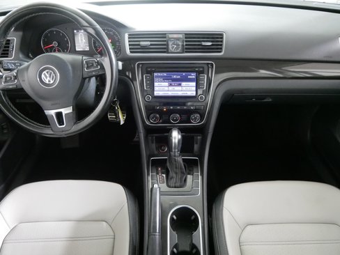 Used 2015 Volkswagen Passat 1.8T SE image 10