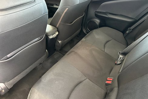 Used 2022 Toyota Prius L Eco image 9