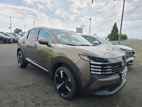 New 2025 Nissan Kicks SR w/ SR Premium Package image 1