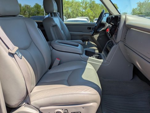 Used 2004 Chevrolet Silverado 2500 LT image 25
