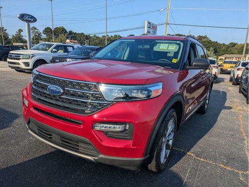 Certified 2022 Ford Explorer XLT w/ Equipment Group 202A image 2