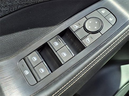 Used 2023 Nissan Rogue SV image 12