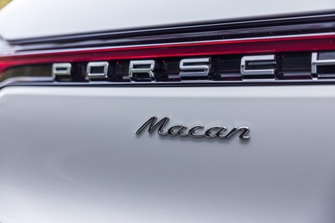 Certified 2025 Porsche Macan image 26