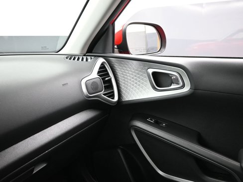 Used 2020 Kia Soul LX image 19