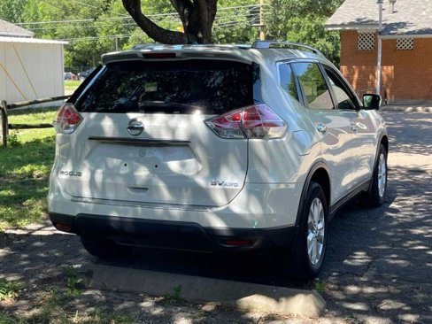 Used 2016 Nissan Rogue SV w/ SV Moonroof Package image 4