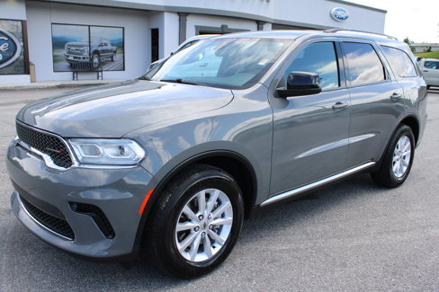 Used 2023 Dodge Durango SXT image 2