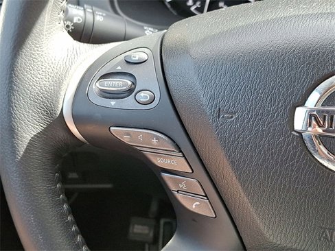 Certified 2020 Nissan Pathfinder SV image 17
