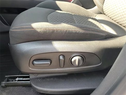 Used 2019 GMC Terrain SLE w/ Driver Convenience Package image 14