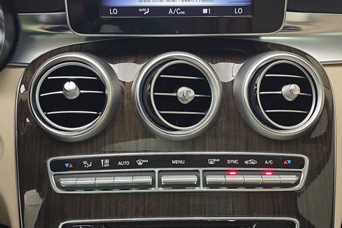 Used 2015 Mercedes-Benz C 300 4MATIC Sedan image 20