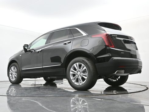 New 2025 Cadillac XT5 Luxury image 17