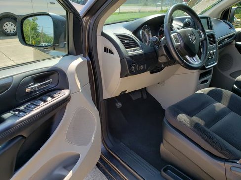 Used 2017 Dodge Grand Caravan SE w/ Power Window Group image 10