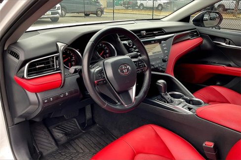 Used 2019 Toyota Camry XSE image 14