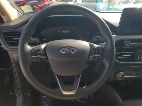 Used 2020 Ford Escape SE image 18