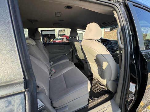 Used 2016 Kia Sedona LX w/ LX Convenience Package image 47