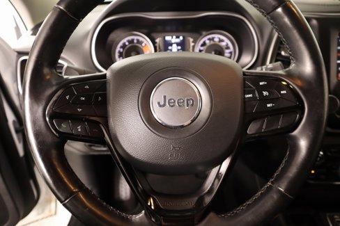 Used 2021 Jeep Cherokee Latitude Plus image 3