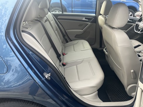 Used 2017 Volkswagen Golf Wolfsburg Edition image 19