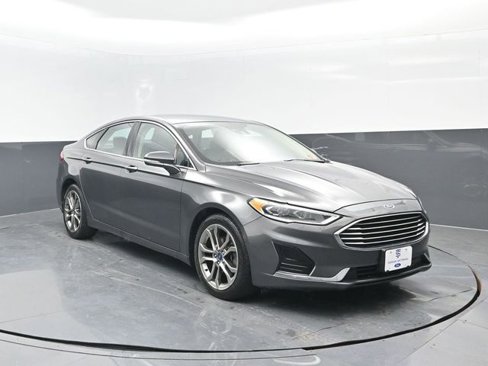 Used 2019 Ford Fusion SEL image 2