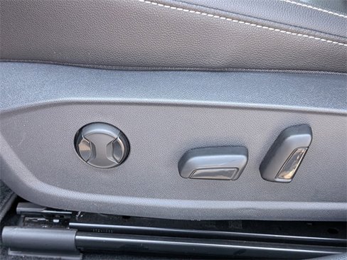 Used 2024 Volkswagen Jetta SE image 18