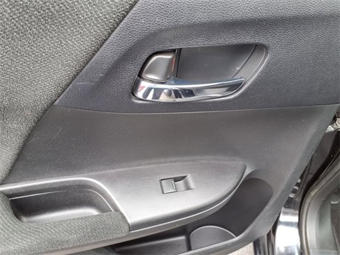 Used 2013 Honda Accord LX image 22