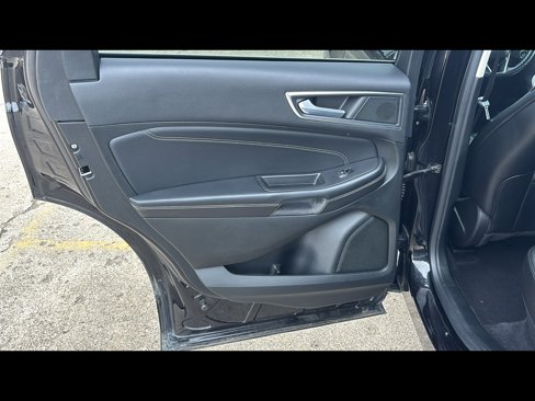 Used 2022 Ford Edge Titanium image 23