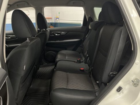 Used 2018 Nissan Rogue SV w/ Premium Package image 26