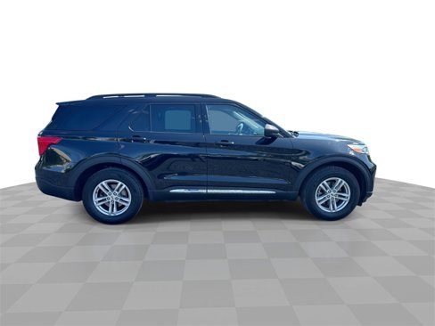 Used 2021 Ford Explorer XLT w/ Equipment Group 202A image 9
