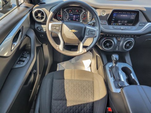 Used 2020 Chevrolet Blazer LT image 11