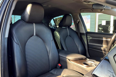 Used 2021 Toyota Camry SE image 14