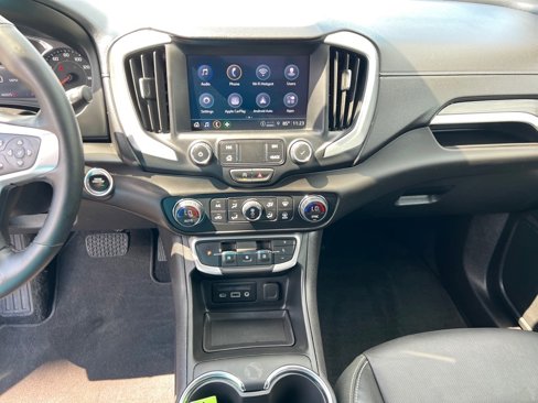 Certified 2024 GMC Terrain SLT image 22