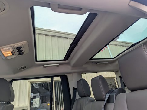 Used 2015 Land Rover LR4 HSE LUX image 9