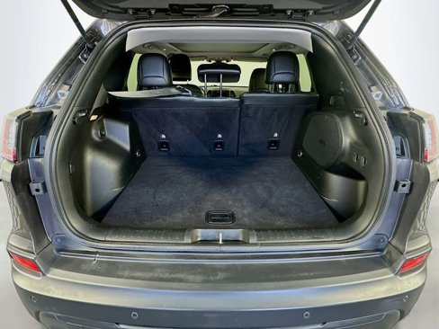 Used 2020 Jeep Cherokee Latitude Plus image 26