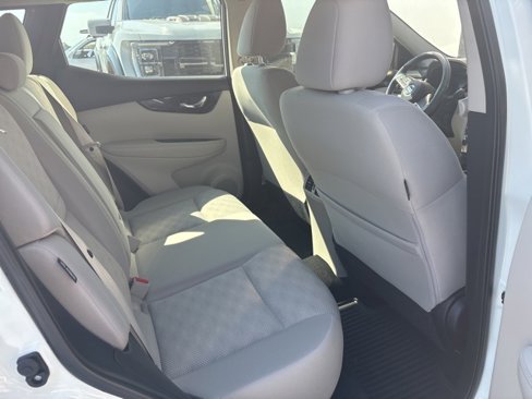 Used 2022 Nissan Rogue Sport SV image 7