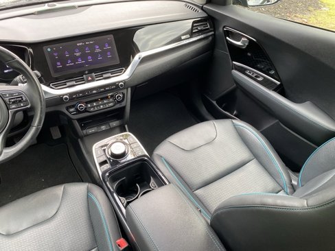 Used 2022 Kia Niro EX Premium w/ Cold Weather Package image 29