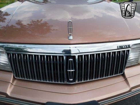 Used 1992 Lincoln Continental Executive image 7
