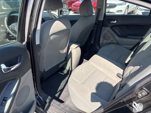 Used 2016 Kia Forte LX image 17