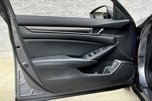 Used 2018 Honda Accord Sport image 17